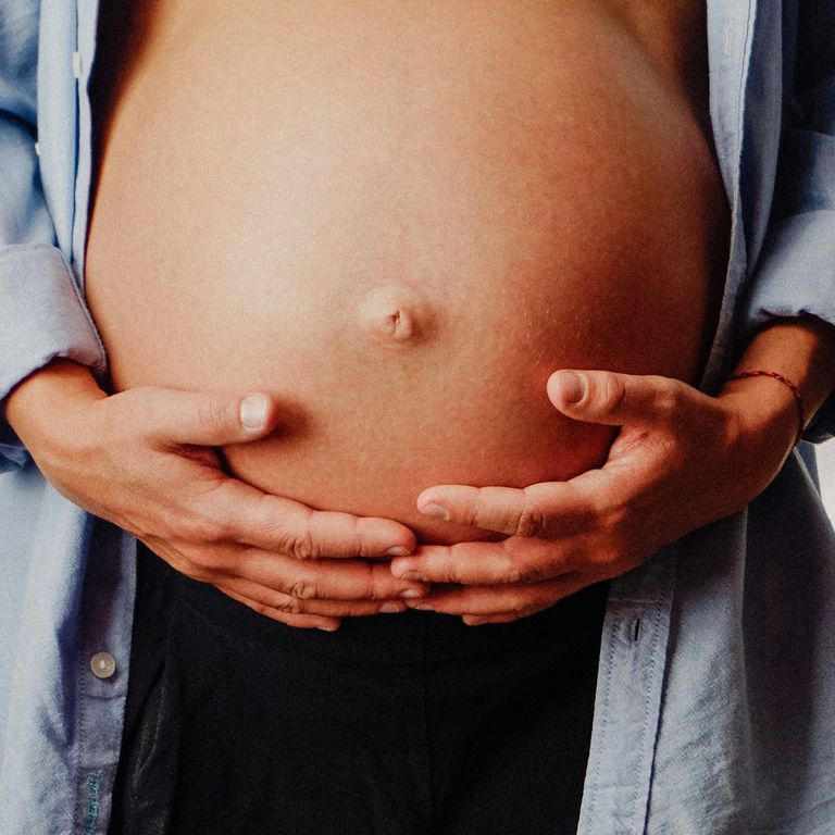 accompagnement femme enceinte grossesse réflexologie Vence