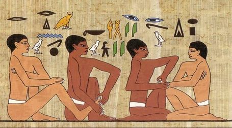 Illustration égyptienne du massage des pieds, origine de la réflexologie plantaire (Vence)
